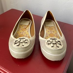 Tory Burch Flats - Beige in 5 1/2